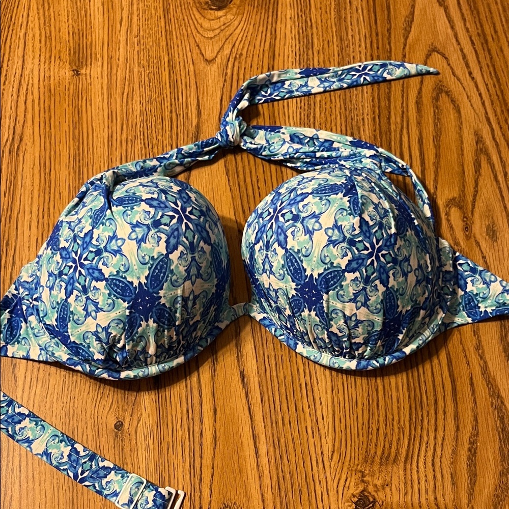 VENUS Blue and white Bikini Top
